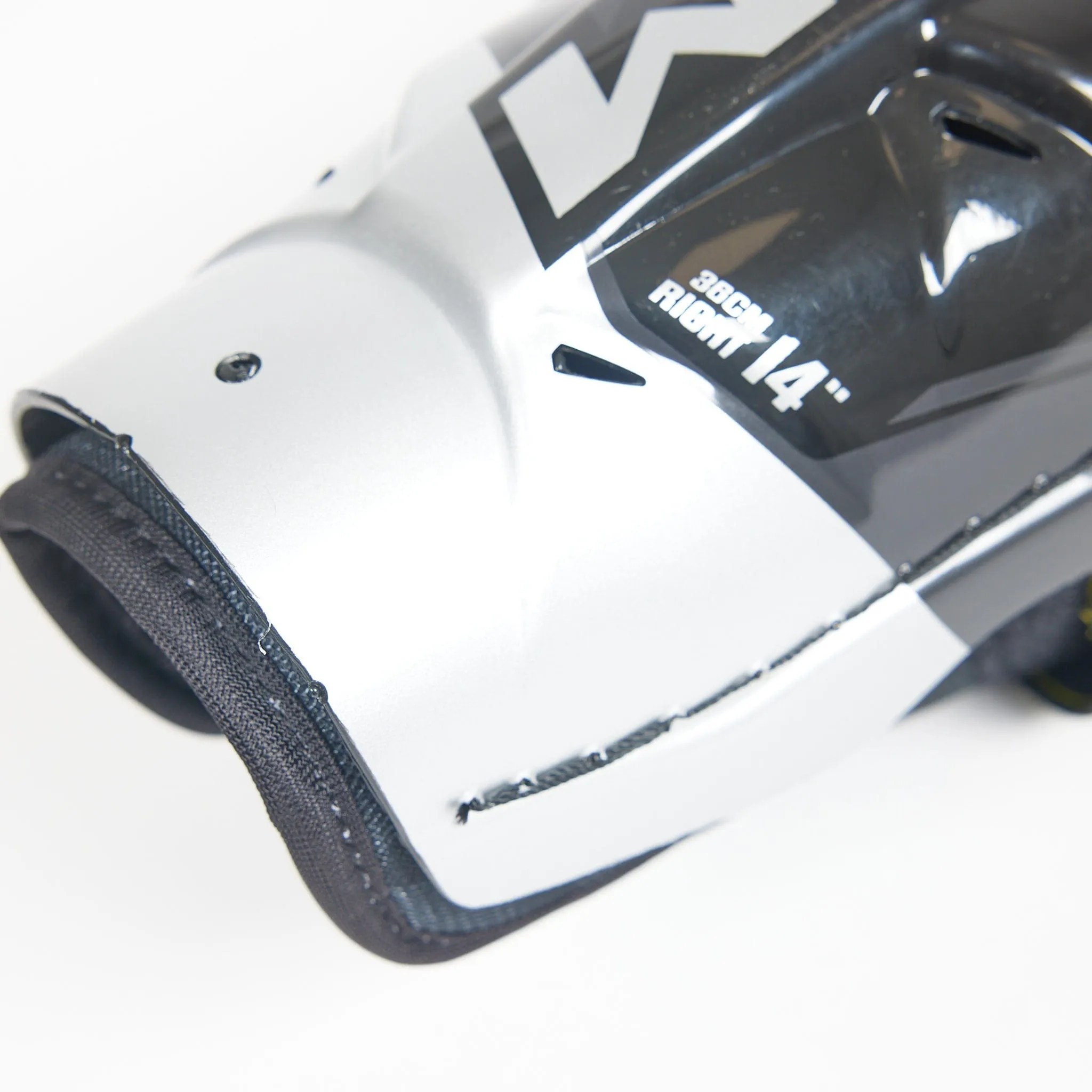 CCM Tacks Vector Senior Hockey Shin Guards