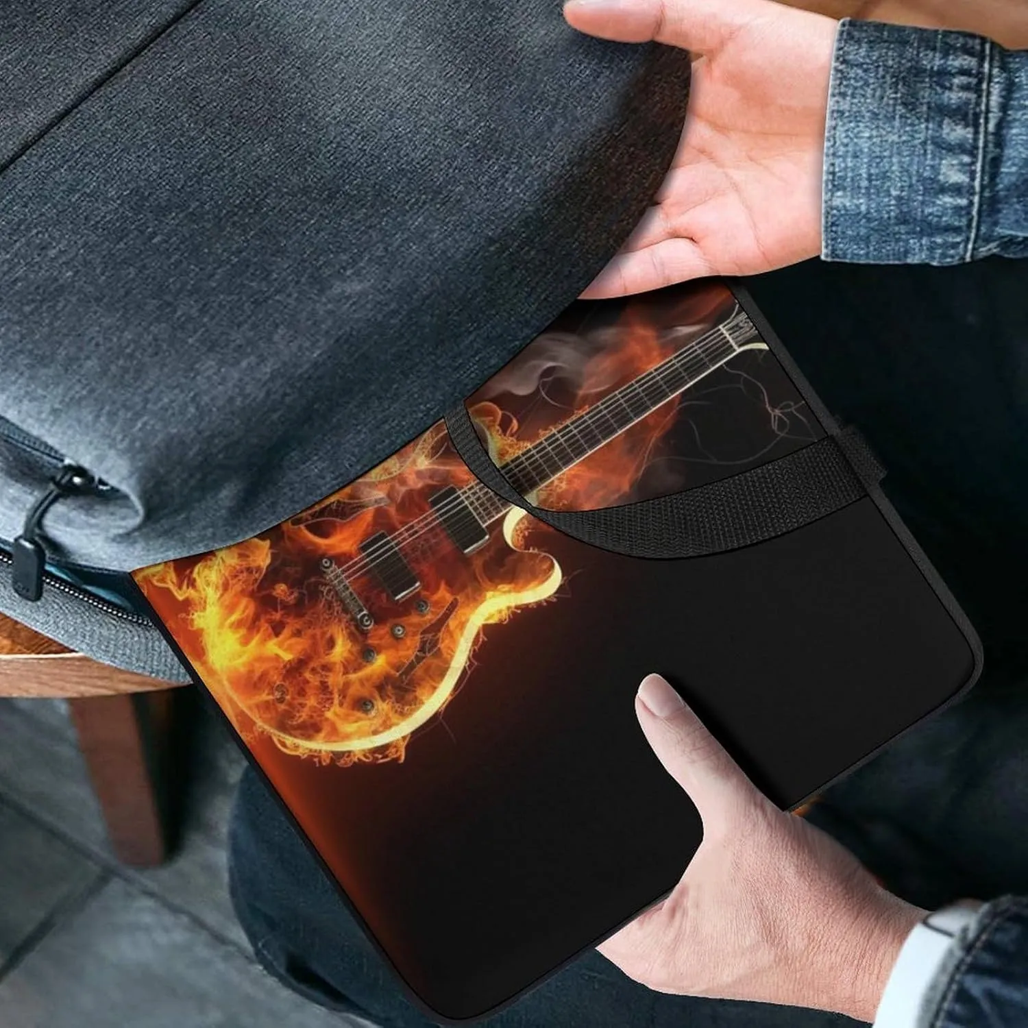 Fire Guitar Laptop Bag Durable Laptop Sleeve Water-Resistant Notebook Bag for Computer Or Tablet