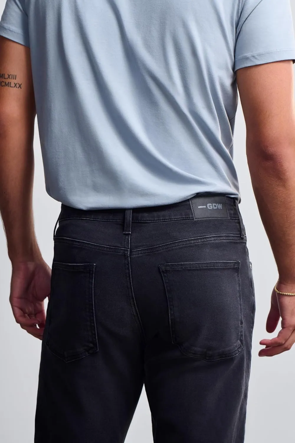 Roam Men's Mid Rise Relaxed Straight Leg Jeans